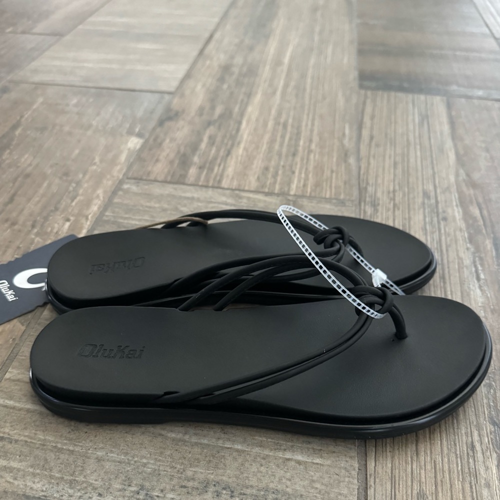 Olukai Aka Sandals in black size 8 - Picture 5 of 7